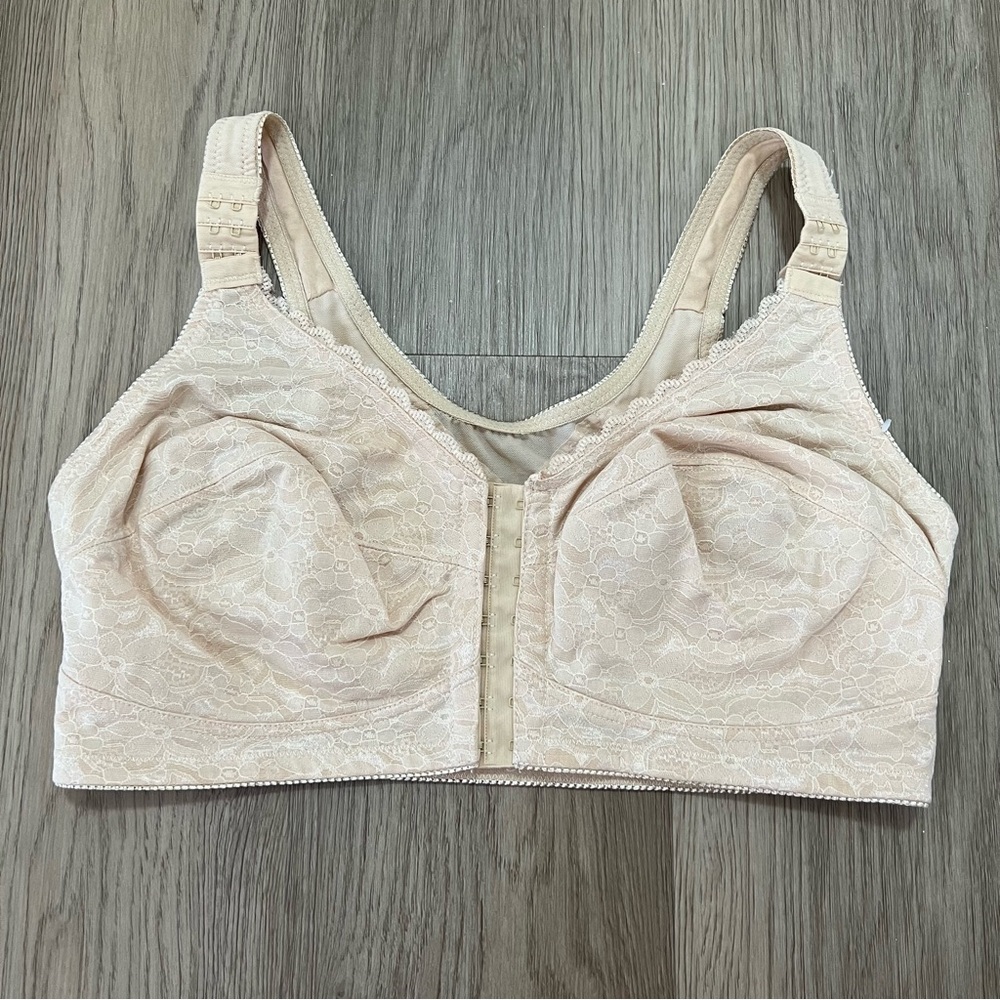 Instant Shaping Lace Front Close Bra 40DD NWOT Style 1628